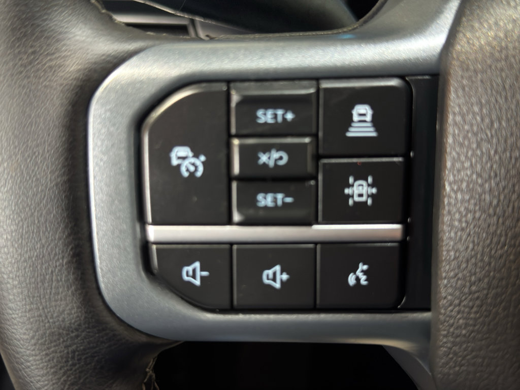 Used 2025 Ford F150 Lariat AWD/4WD image 23