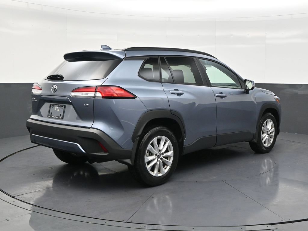 Used 2024 Toyota Corolla Cross LE image 5
