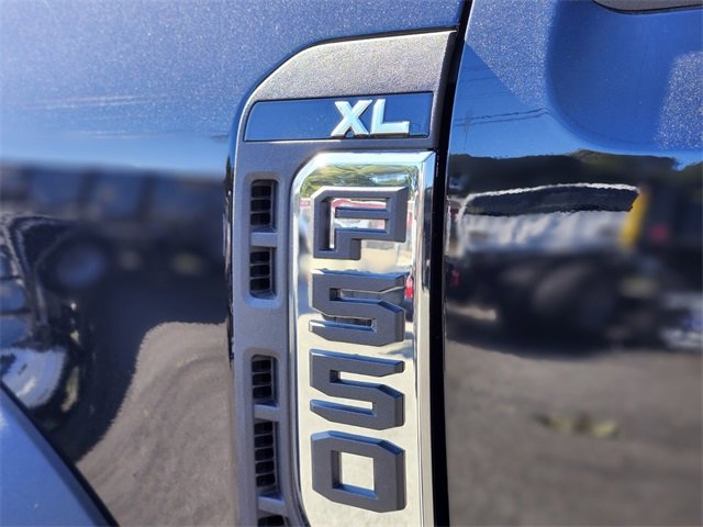 New 2025 Ford F550 4x4 Regular Cab Super Duty image 10