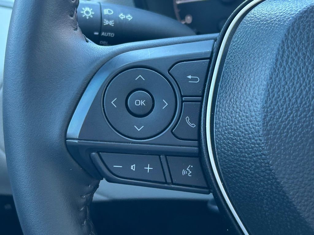 New 2025 Toyota Corolla Cross LE w/ Moonroof Package FWD image 36