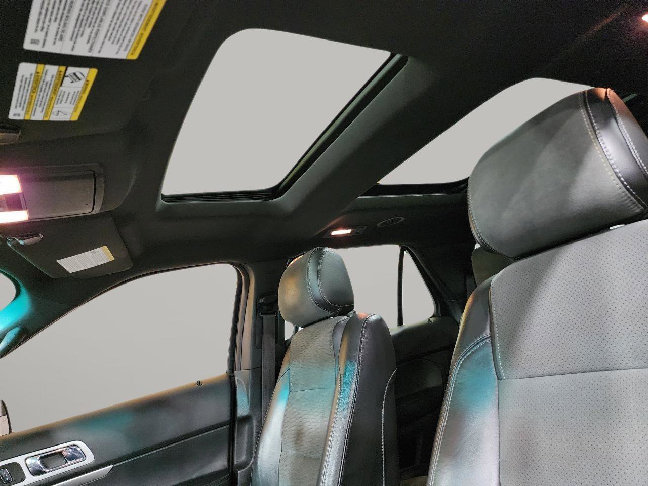 Used 2015 Ford Explorer XLT w/ Equipment Group 202B FWD image 27