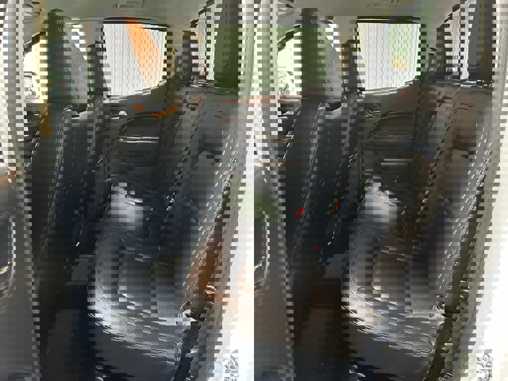 Used 2016 GMC Canyon SLT image 10