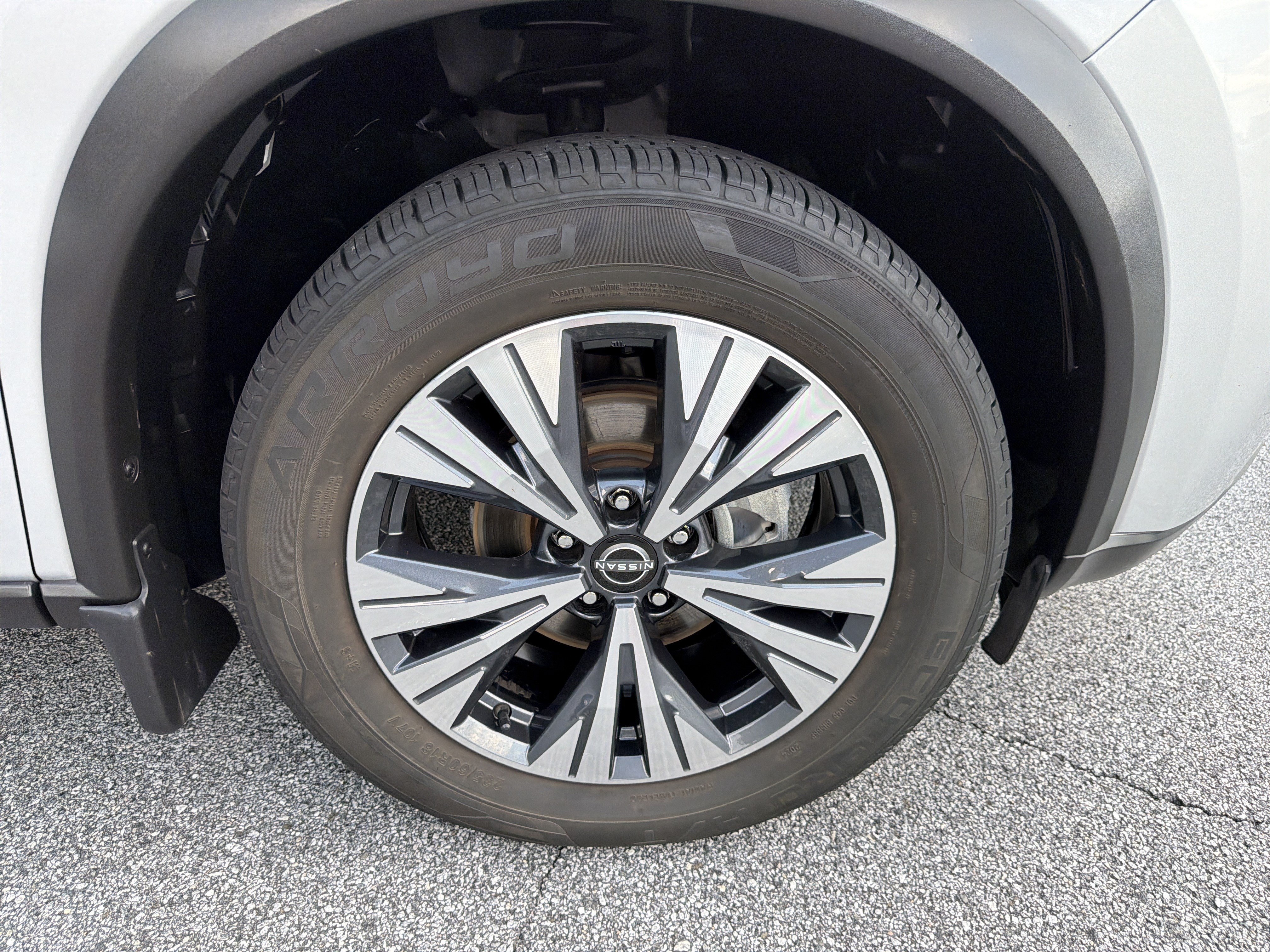 Used 2022 Nissan Rogue SV w/ SV Premium Package FWD image 14
