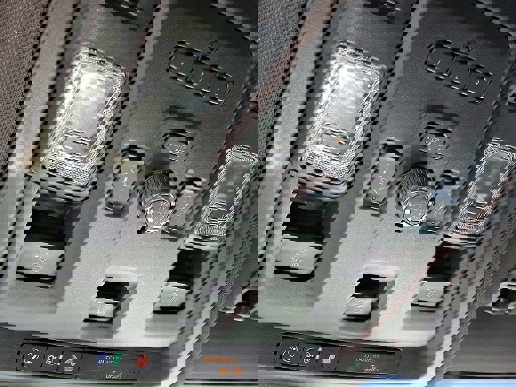 Certified 2022 Chevrolet Suburban RST w/ Luxury Package AWD/4WD image 29