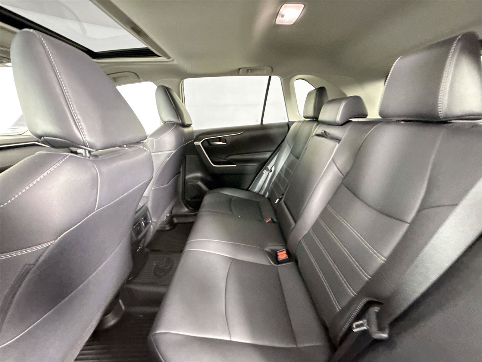 Used 2024 Toyota RAV4 XLE Premium FWD image 30