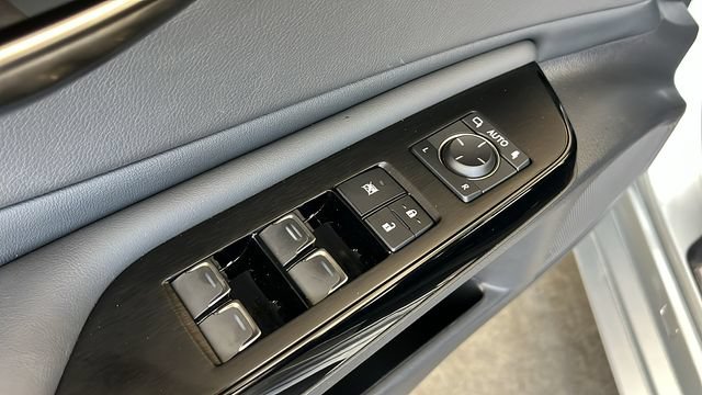 Used 2025 Lexus ES 300h w/ Premium Package FWD image 34