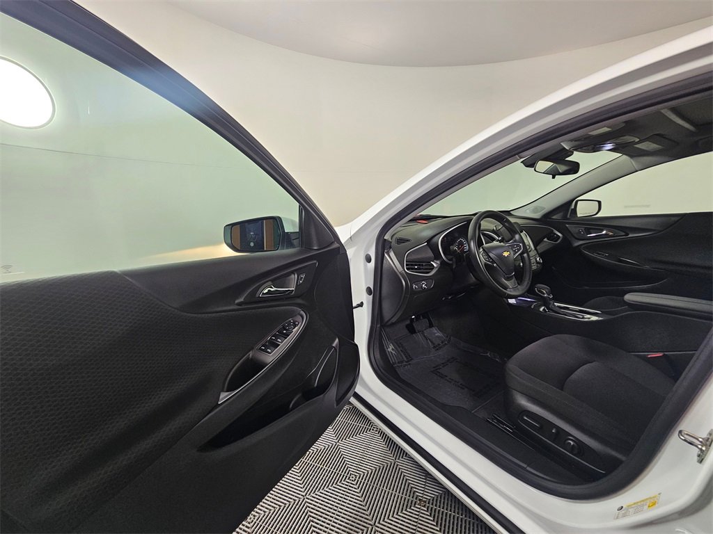 Used 2023 Chevrolet Malibu LT image 21