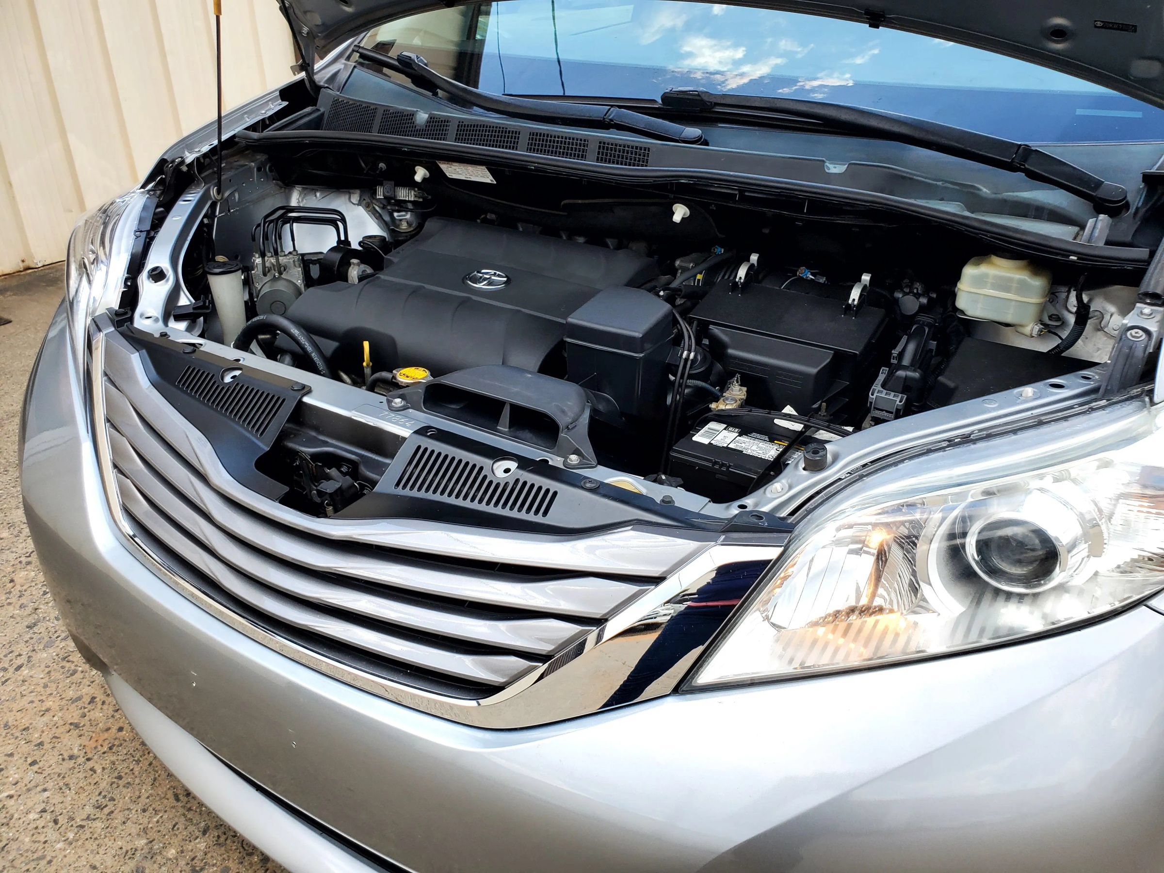 Used 2015 Toyota Sienna XLE FWD image 50