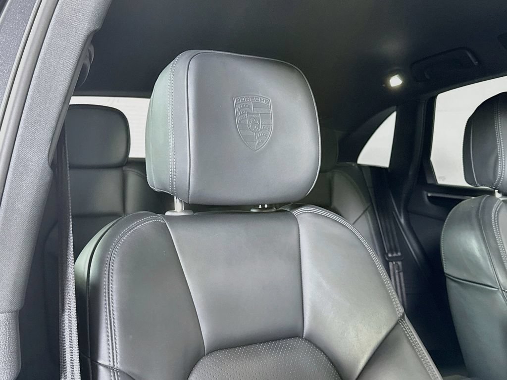 Certified 2021 Porsche Macan S AWD/4WD image 23