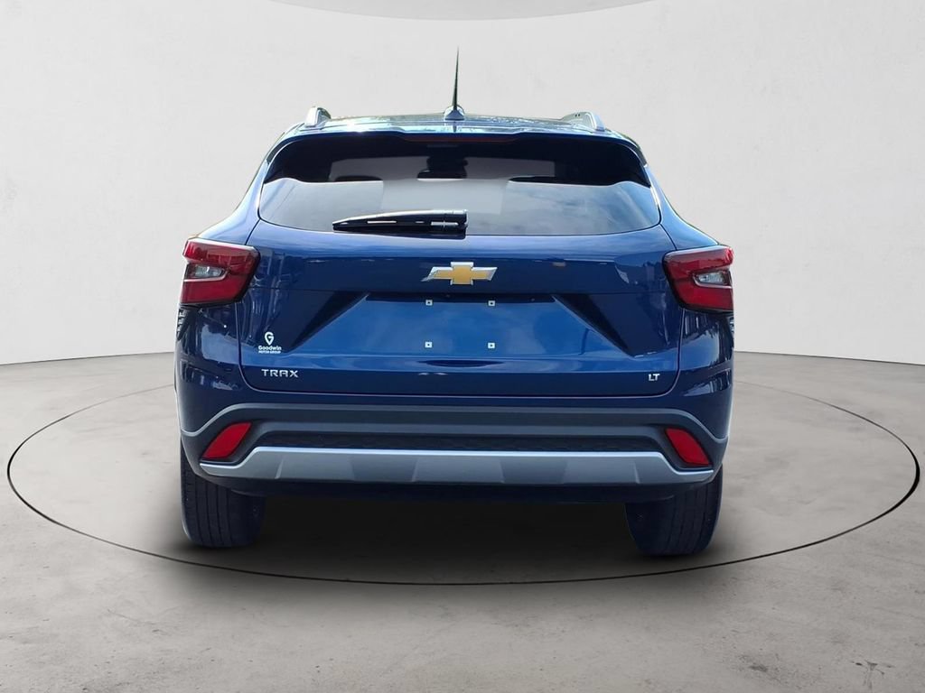 Used 2024 Chevrolet Trax LT w/ Driver Confidence Package FWD image 6