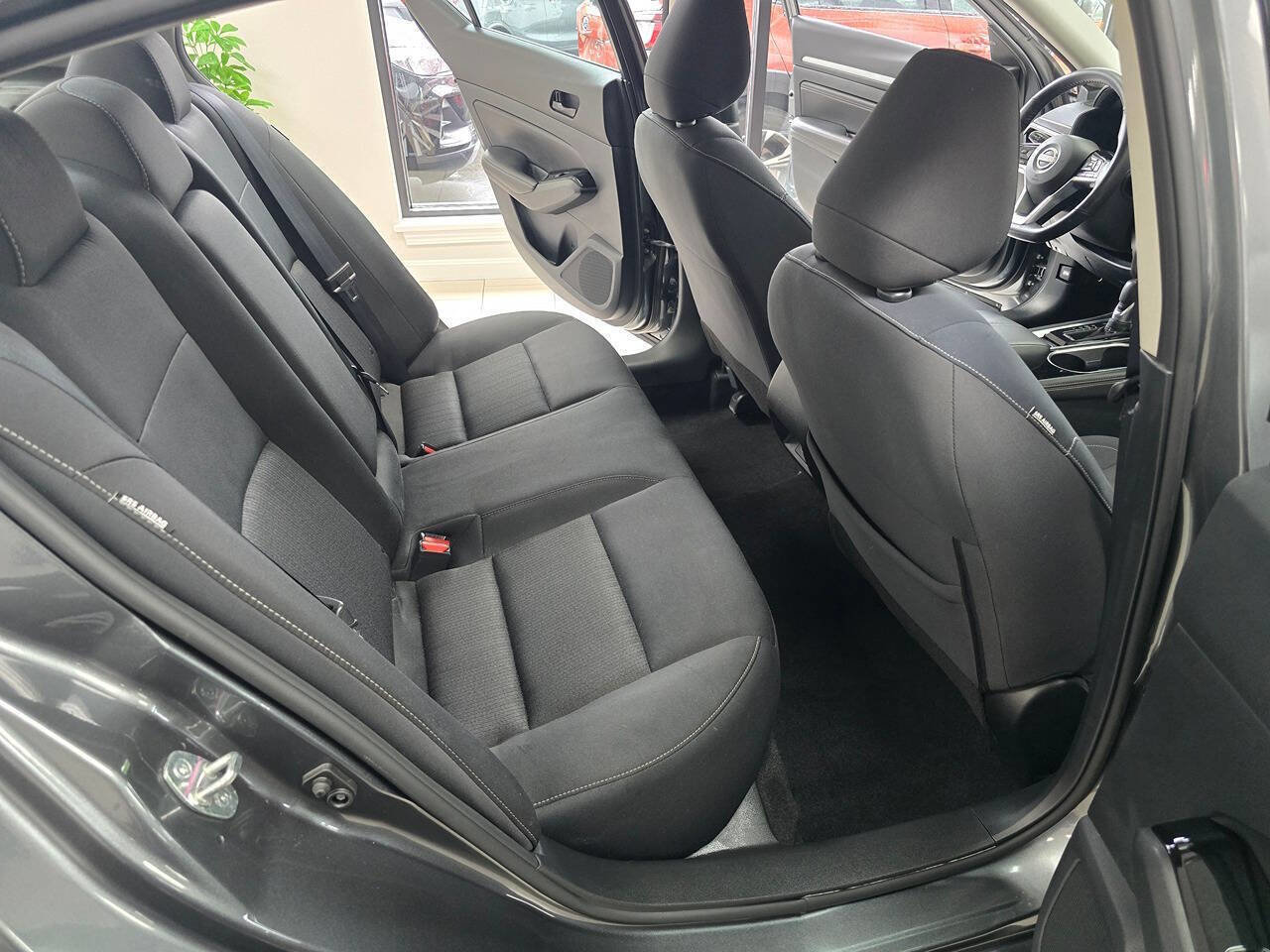 Used 2023 Nissan Altima 2.5 SV w/ SV Premium Package FWD image 30