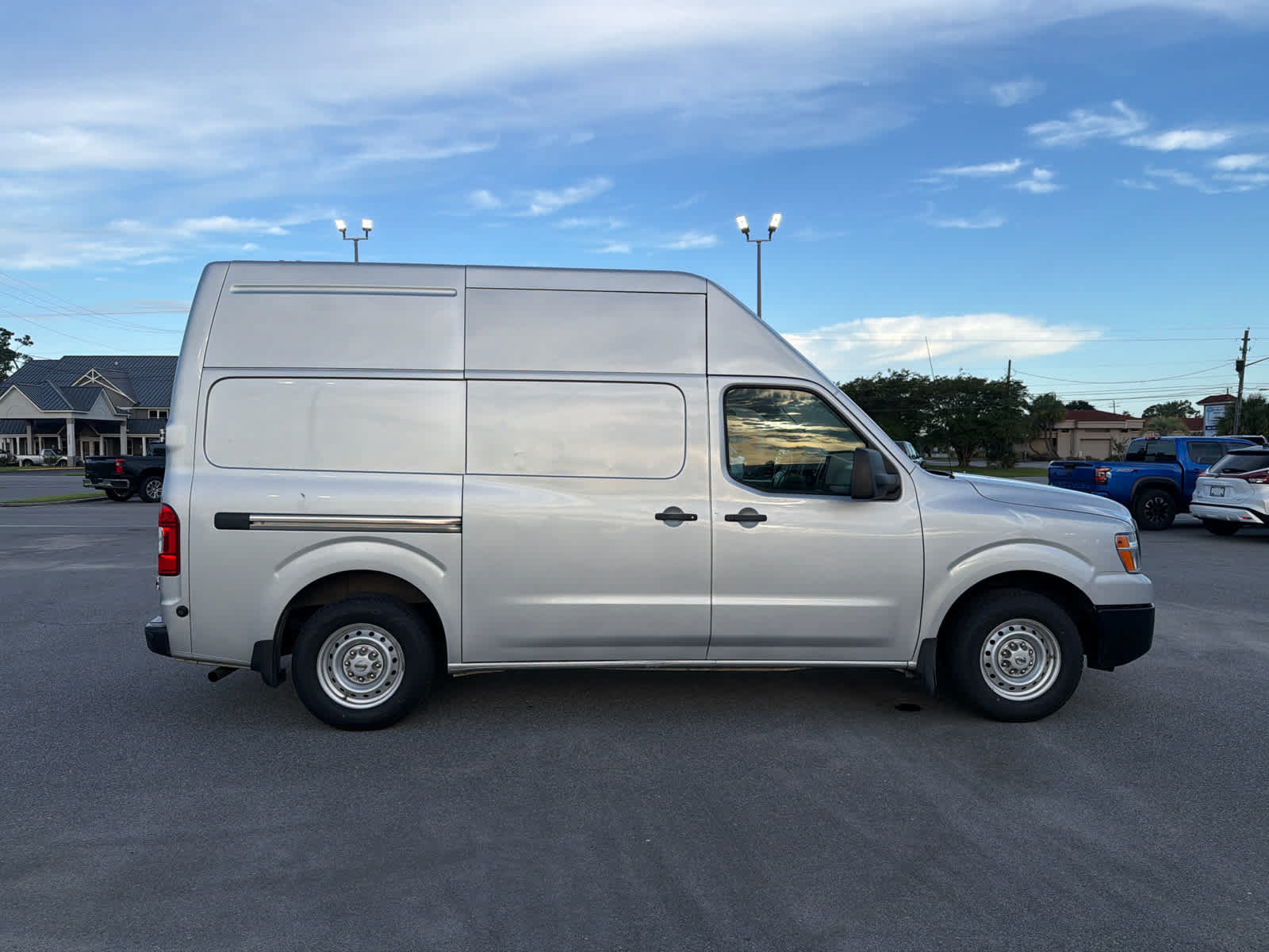 Used 2020 Nissan NV 2500 S RWD image 7