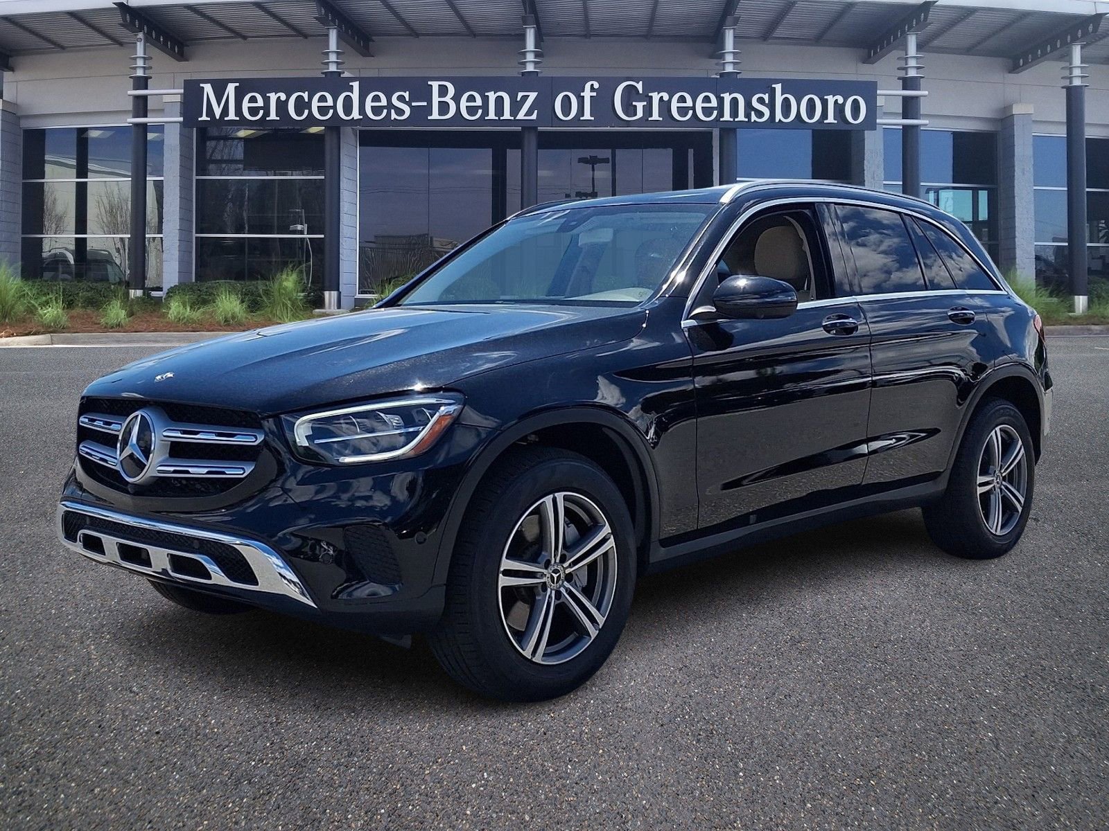 Used 2020 Mercedes-Benz GLC 300 4MATIC image 3