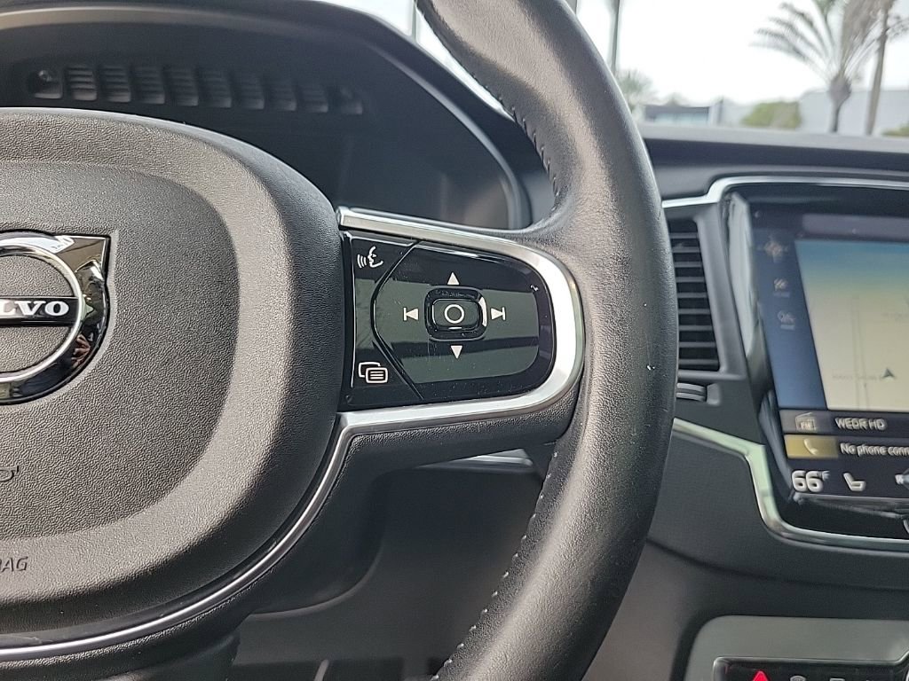 Used 2016 Volvo XC90 T6 Momentum w/ Vision Package image 19