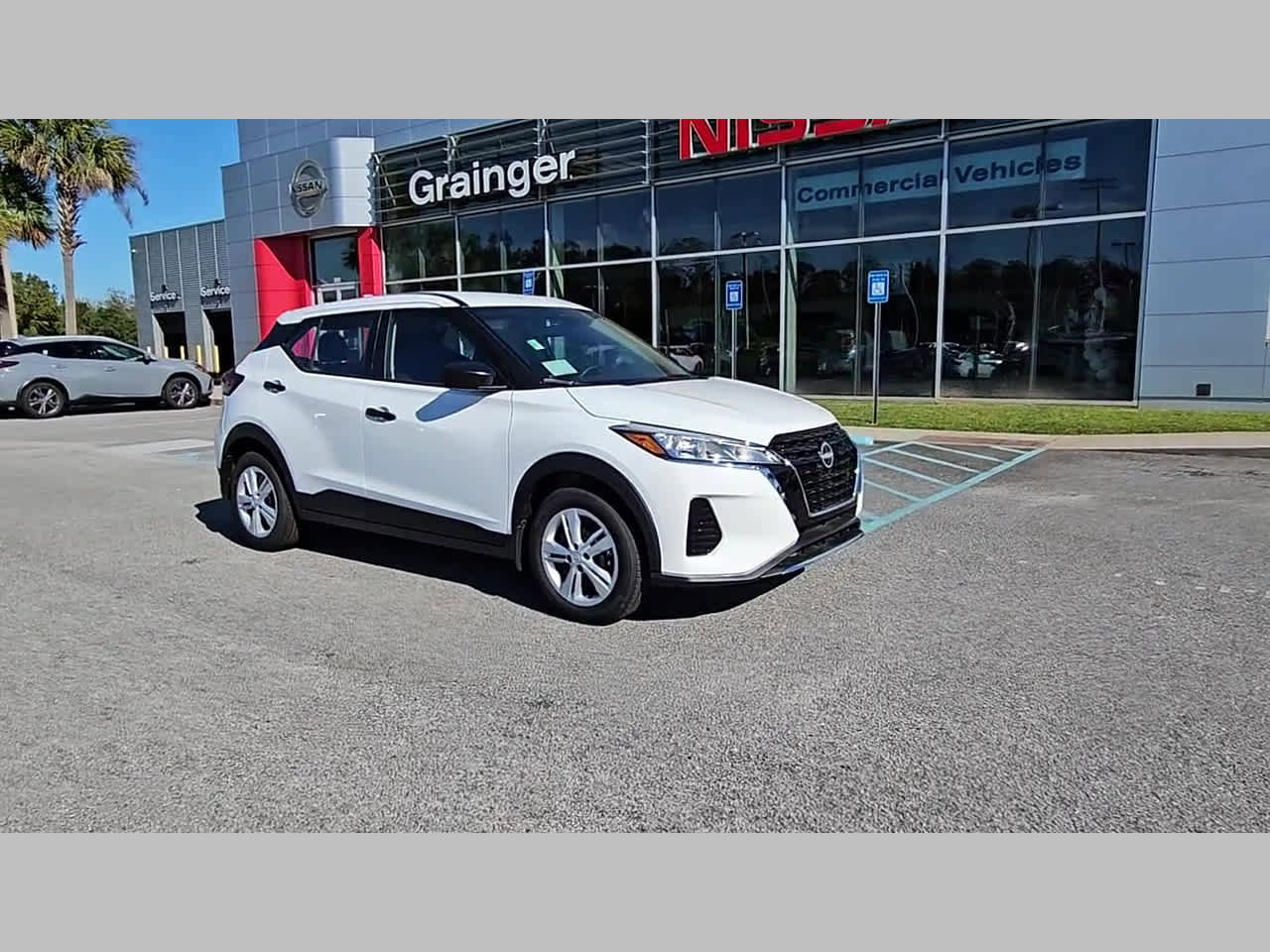 New 2025 Nissan Kicks Play S image 17