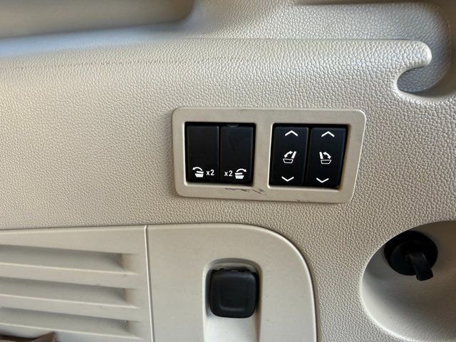 Used 2018 GMC Yukon XL Denali image 13