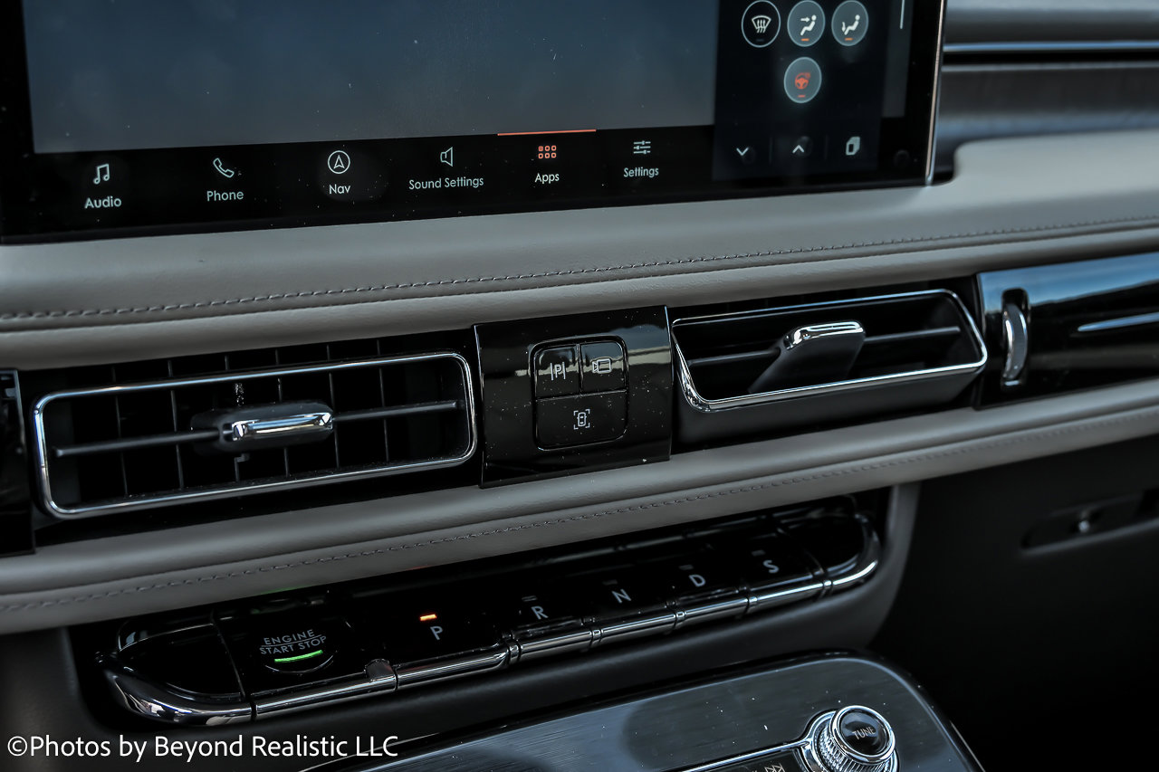 Used 2021 Lincoln Nautilus Reserve image 36