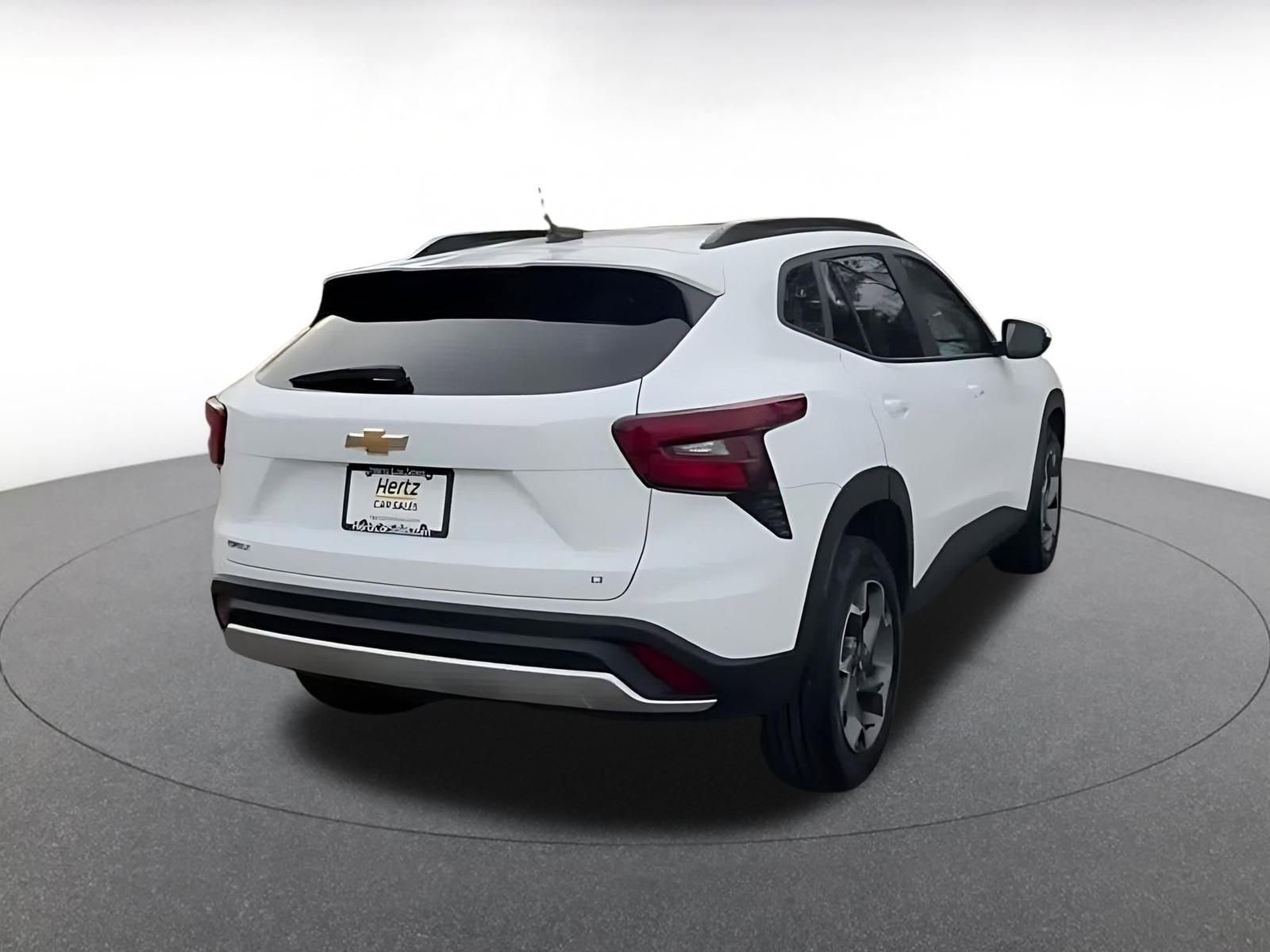 Used 2025 Chevrolet Trax LT image 14