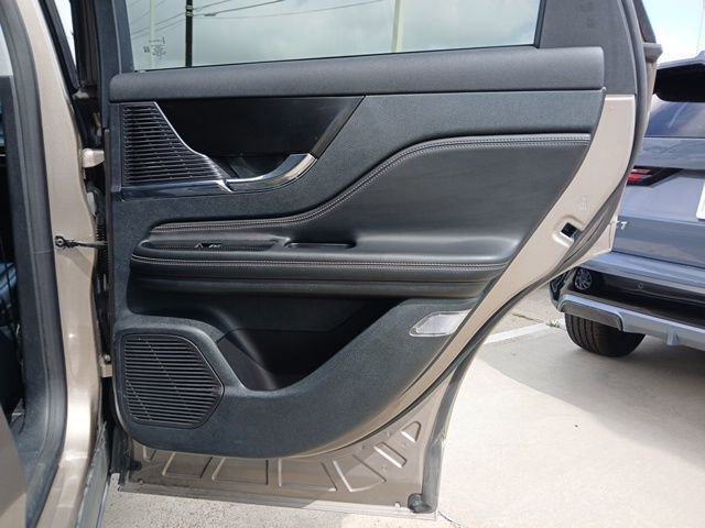 Used 2021 Lincoln Corsair FWD w/ Convenience Package image 9