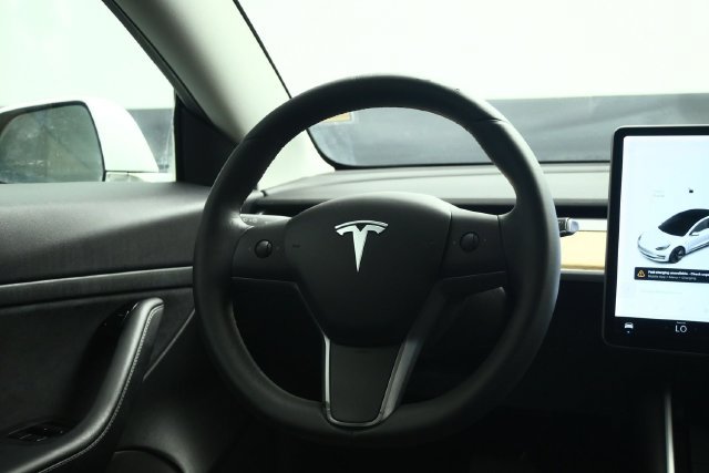 Used 2020 Tesla Model 3 Standard Range RWD image 38