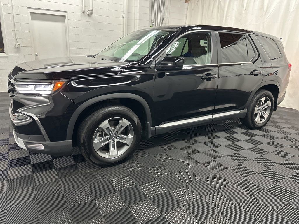 Used 2023 Honda Pilot EX-L image 2