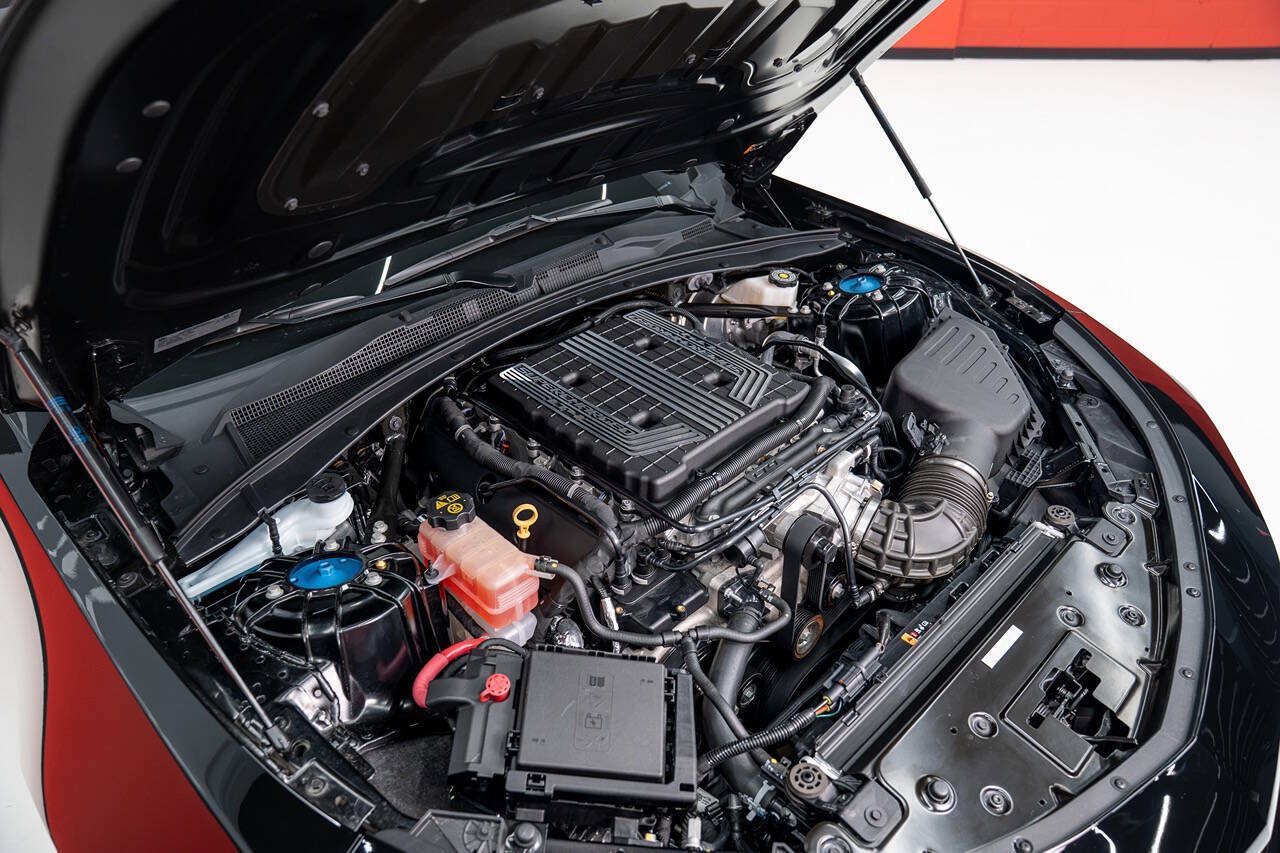 Used 2021 Chevrolet Camaro ZL1 RWD image 14