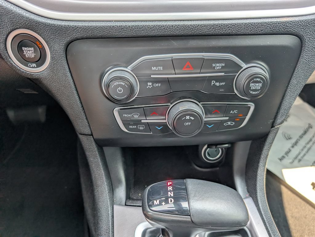 Used 2022 Dodge Charger SXT w/ Driver Convenience Group RWD image 15