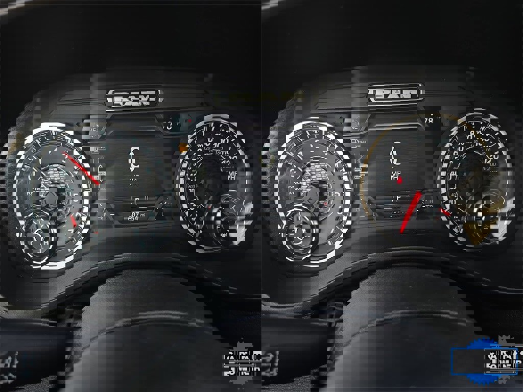 Used 2025 RAM 1500 Laramie image 17