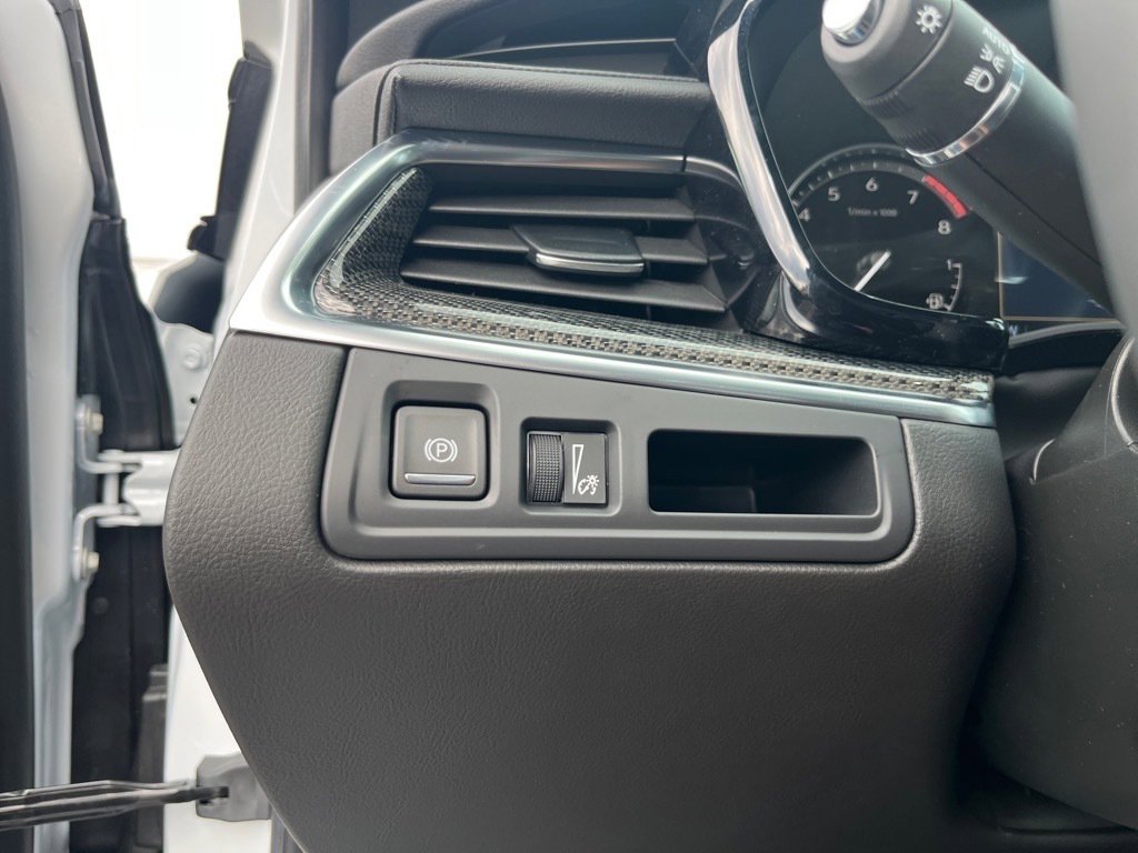 New 2025 Cadillac XT5 Sportv w/ LPO, Floor Liner Package image 15