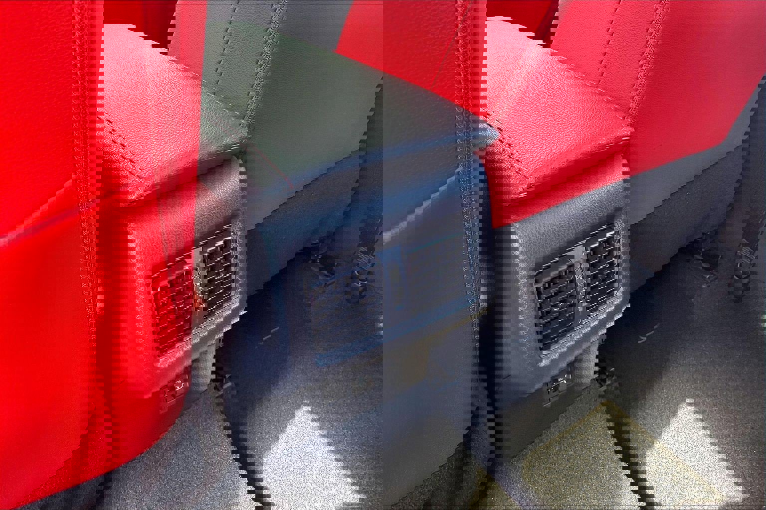 Used 2025 Toyota Camry XSE w/ Premium Plus Package image 40