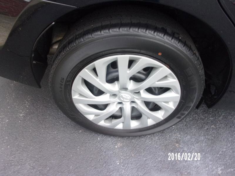 Used 2018 Toyota Corolla LE image 14