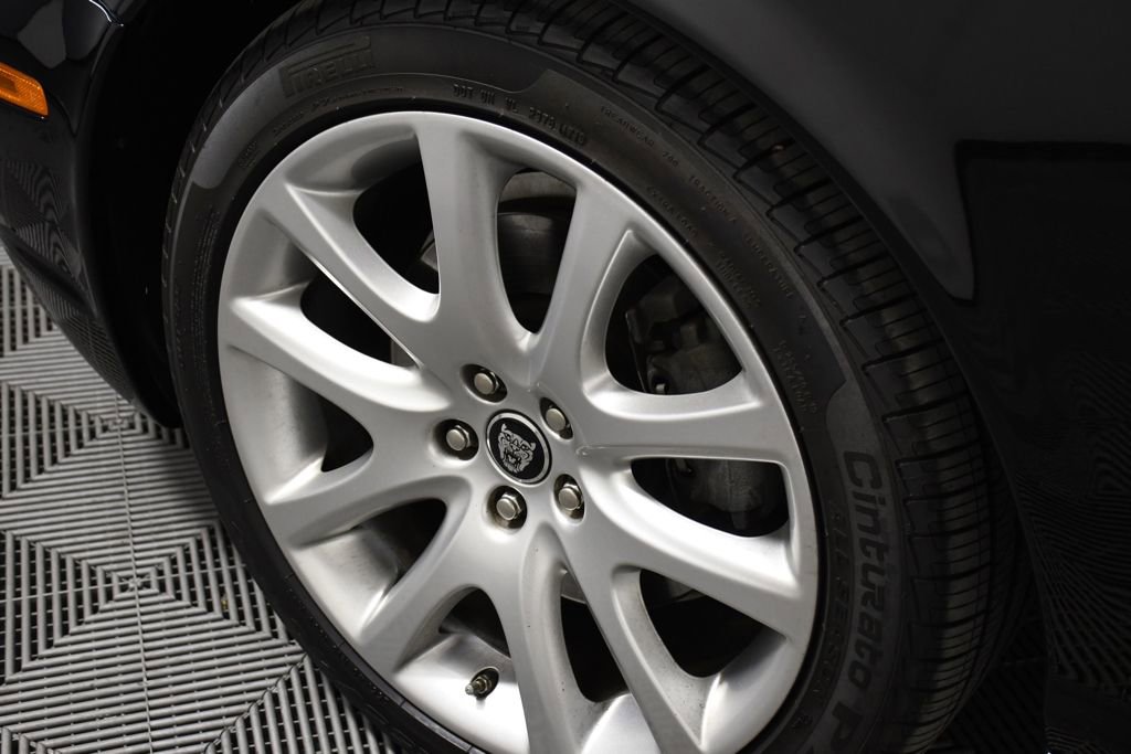 Used 2009 Jaguar XJ8 image 12