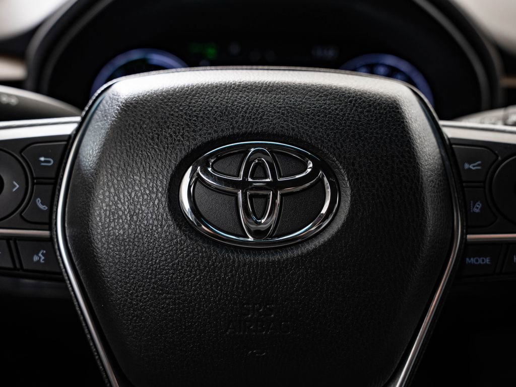 Used 2021 Toyota Avalon Limited w/ Advanced Safety Package FWD image 30