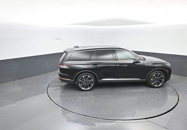 Used 2025 Lincoln Aviator Reserve w/ Equipment Group 201A AWD/4WD image 34