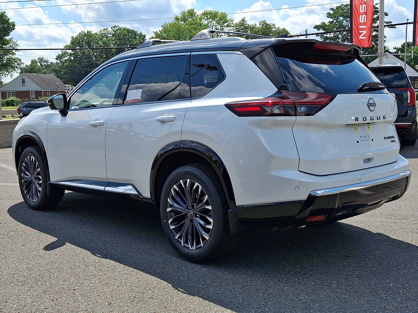 New 2026 Nissan Rogue Platinum AWD/4WD image 3