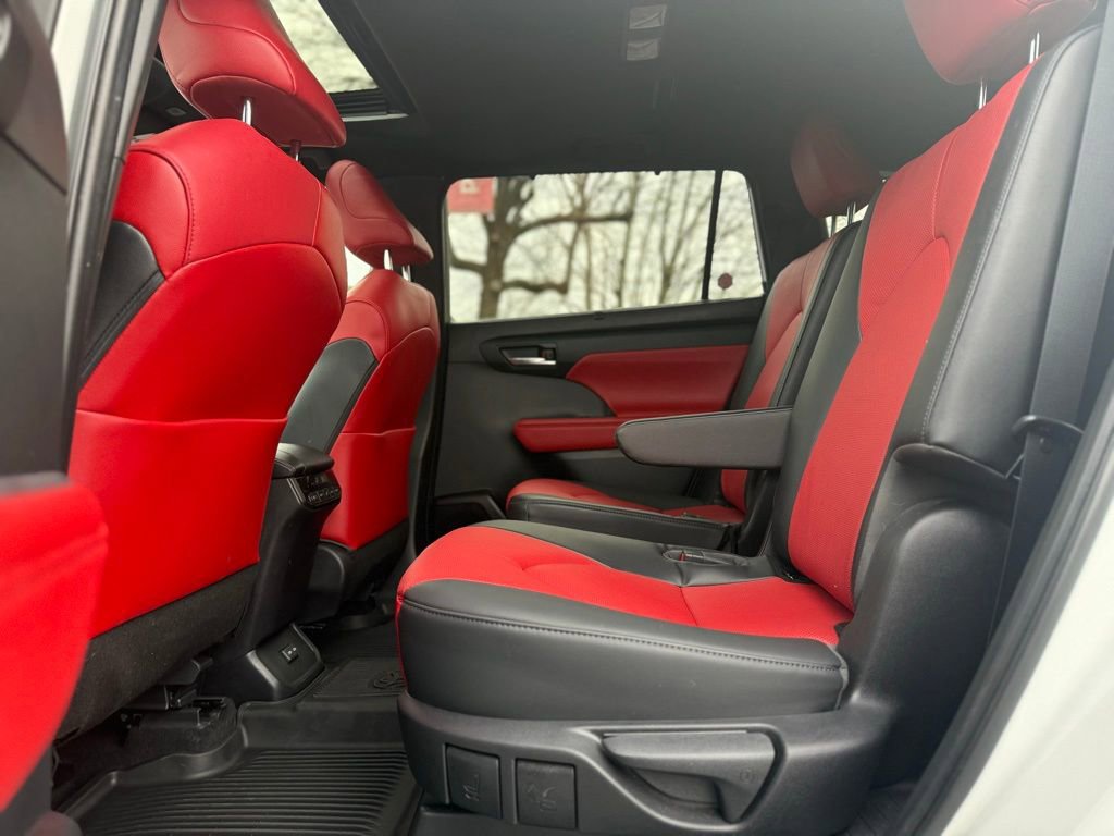 Certified 2023 Toyota Highlander XSE image 16
