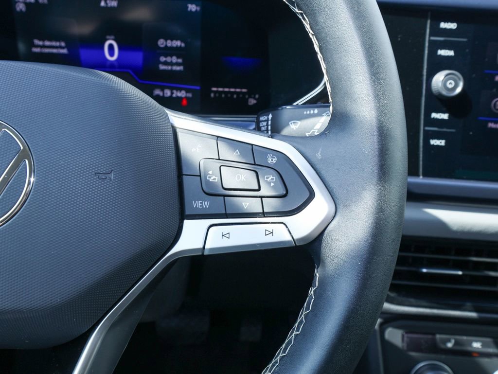 Certified 2022 Volkswagen Taos SE AWD/4WD image 23