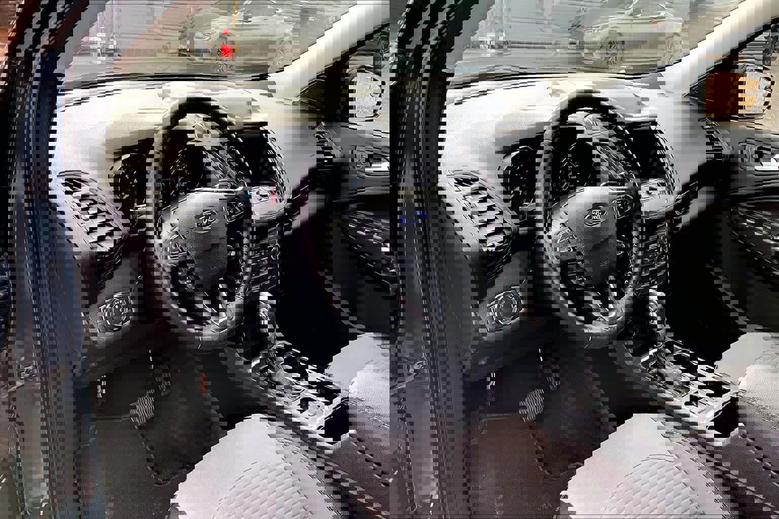 Certified 2019 Ford Escape SE image 18