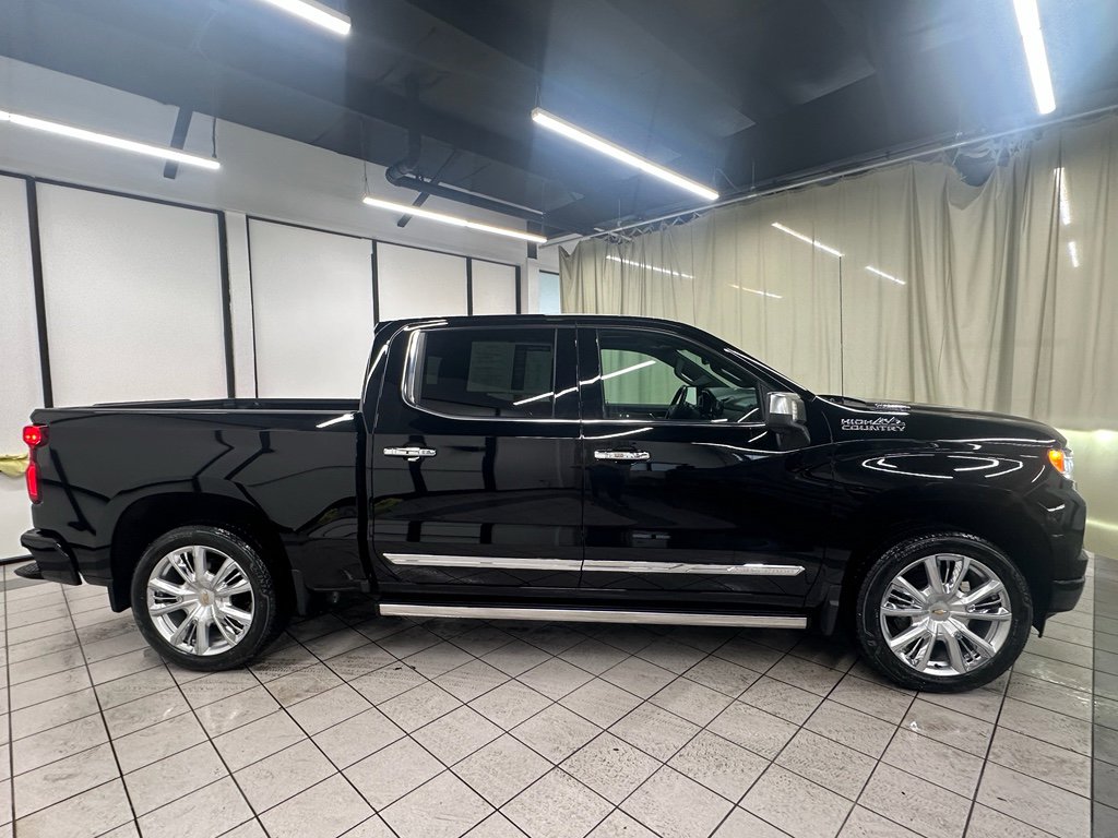Certified 2024 Chevrolet Silverado 1500 High Country image 3