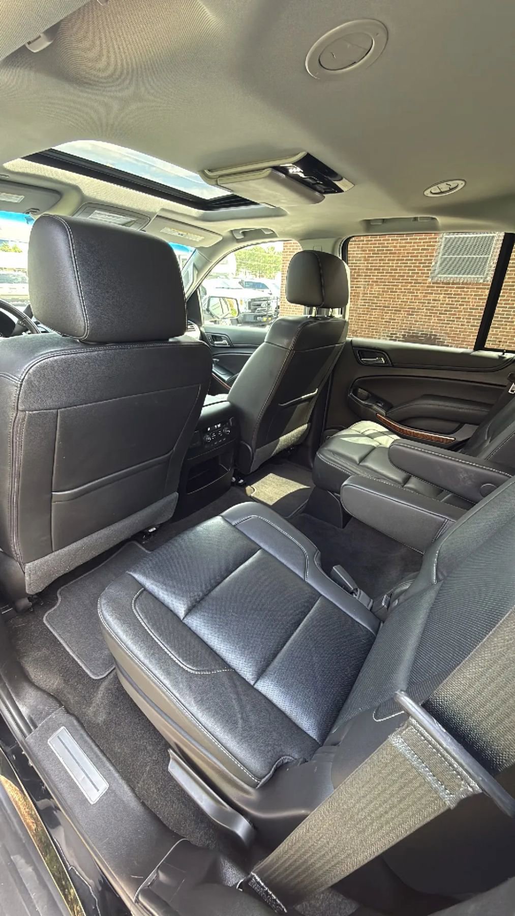 Used 2018 Chevrolet Tahoe Premier AWD/4WD image 32