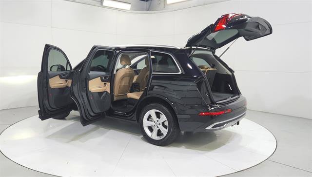 Used 2020 Audi Q7 3.0T Premium w/ Convenience Package image 30