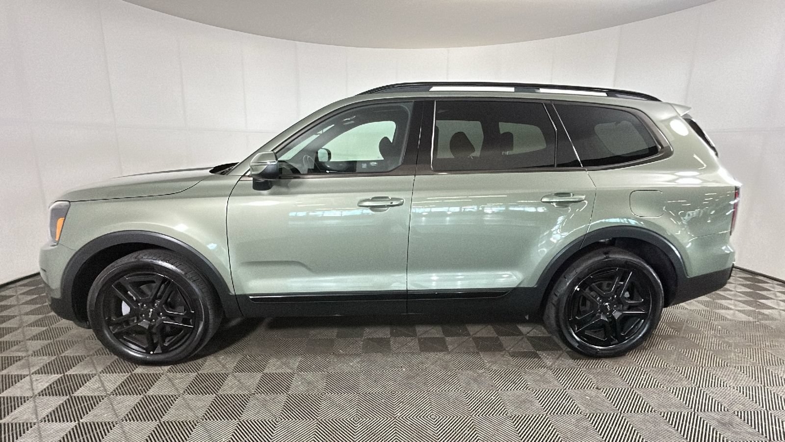 Used 2024 Kia Telluride EX X-Line AWD/4WD image 7