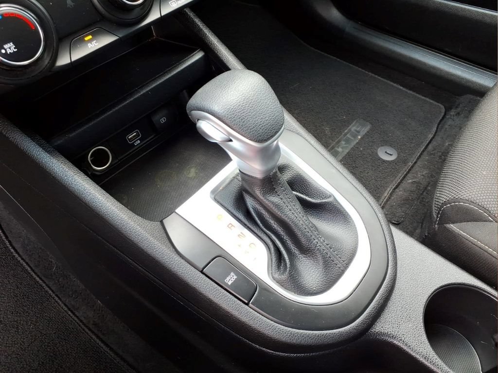 Used 2024 Kia Forte LXS w/ LXS Technology Package FWD image 9