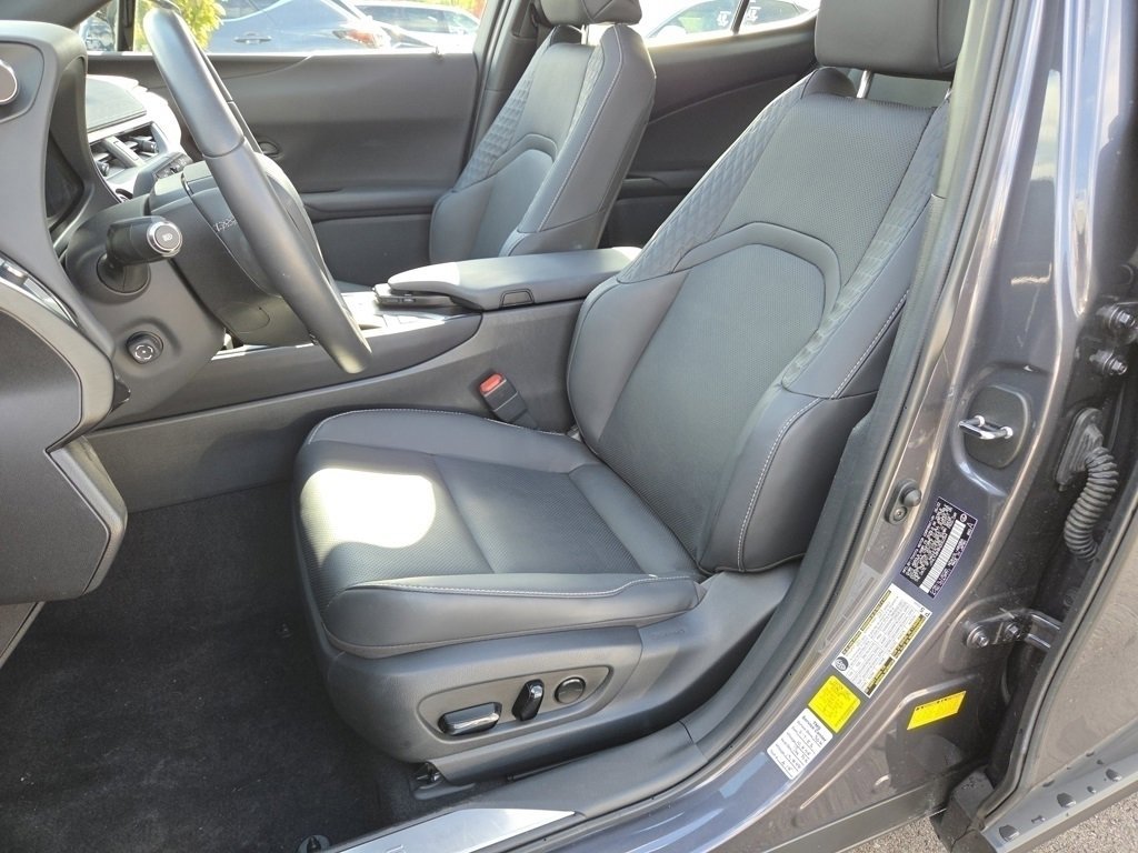 Certified 2022 Lexus UX 250h w/ Luxury Package image 8