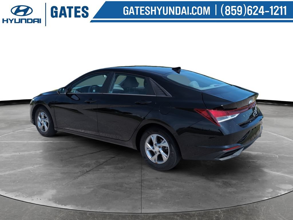 Used 2021 Hyundai Elantra SE FWD image 7