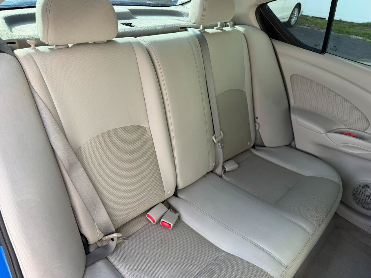 Used 2015 Nissan Versa SV FWD image 41