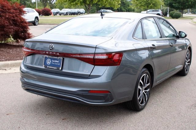 Used 2026 Volkswagen Jetta SE FWD image 3