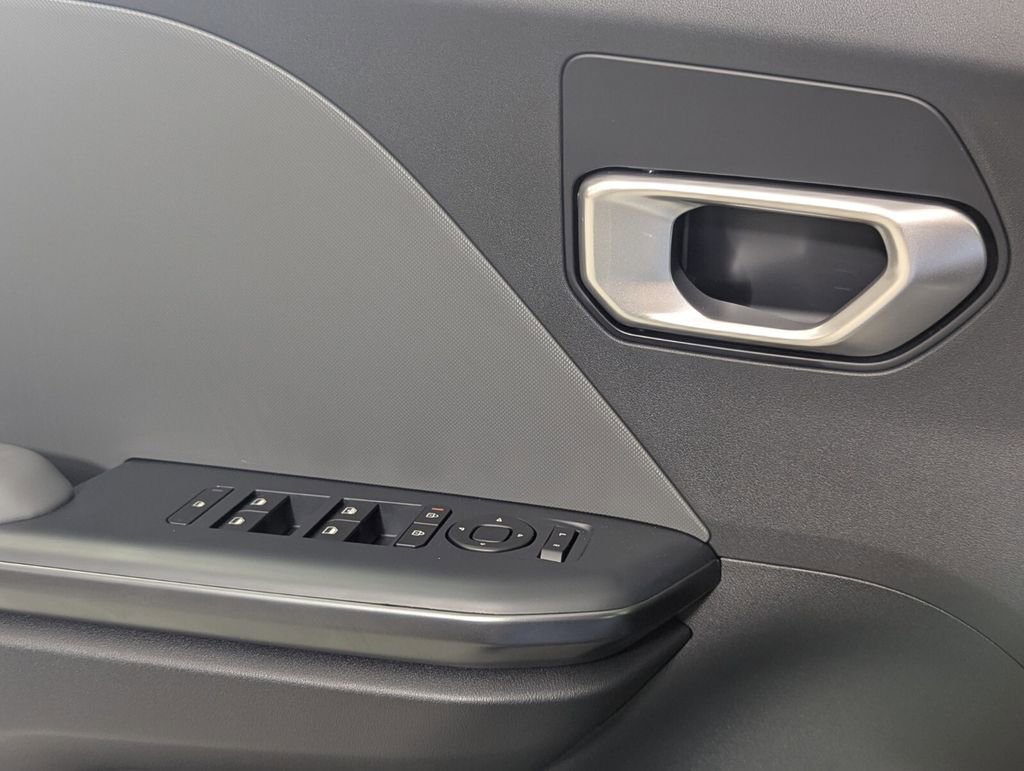 New 2025 Kia K4 FWD image 14