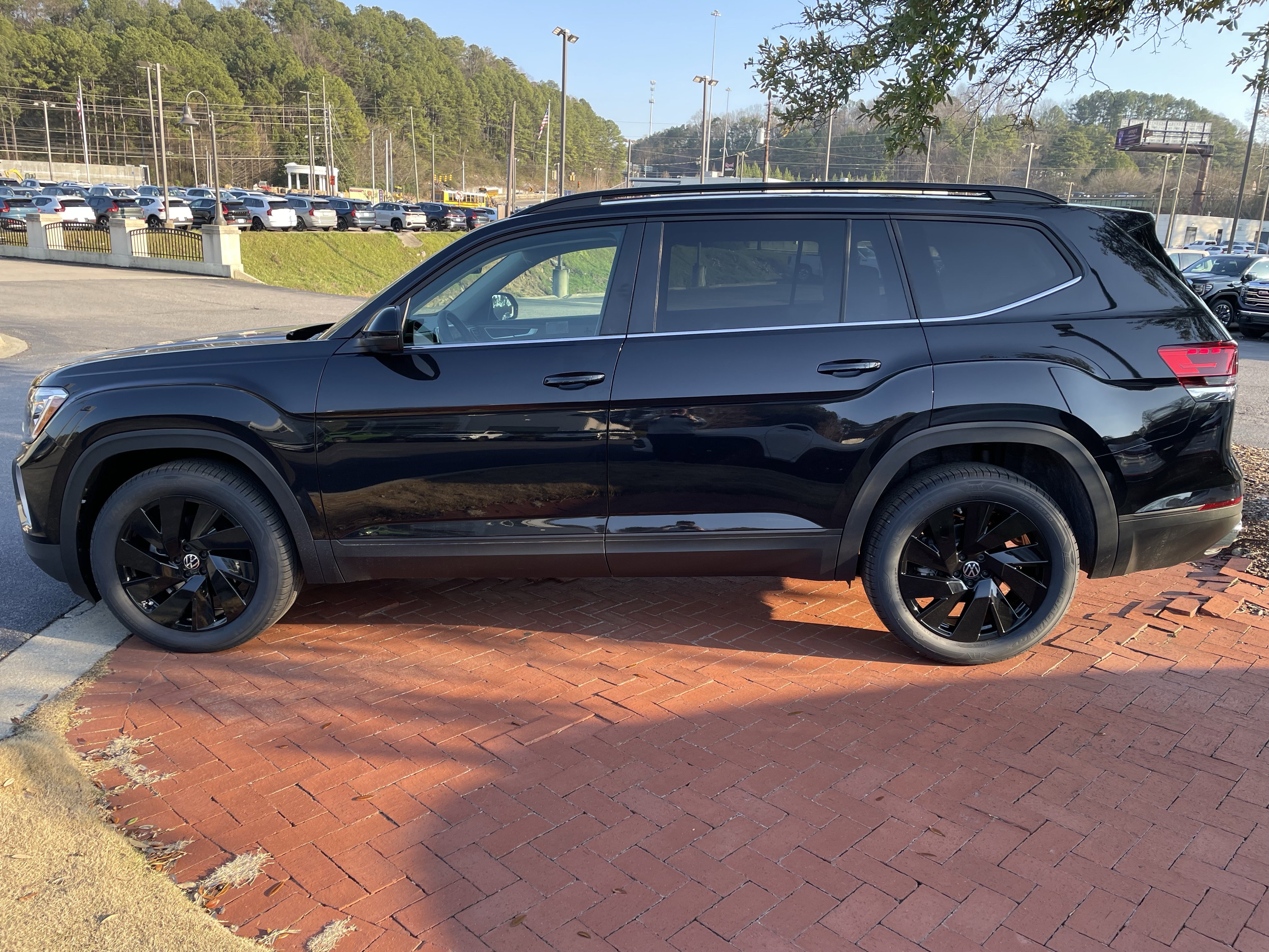 New 2026 Volkswagen Atlas SE image 7