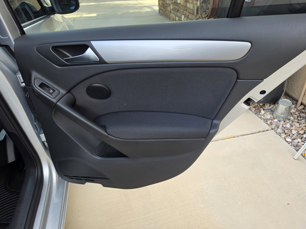 Used 2012 Volkswagen Golf 4-Door image 29